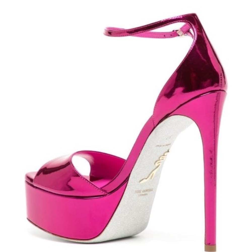 🩷New Metallic Rene heels🩷 - Picture 7 of 8